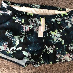 2X Old Navy active shorts